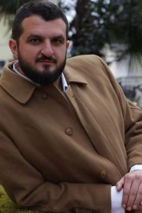 Lo scrittore pescarese Alessio Romano