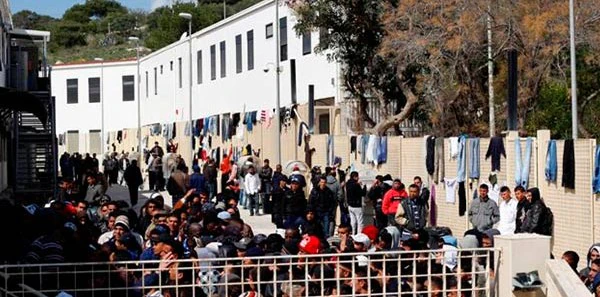 immigrati-centro-accoglienza-lampedusa
