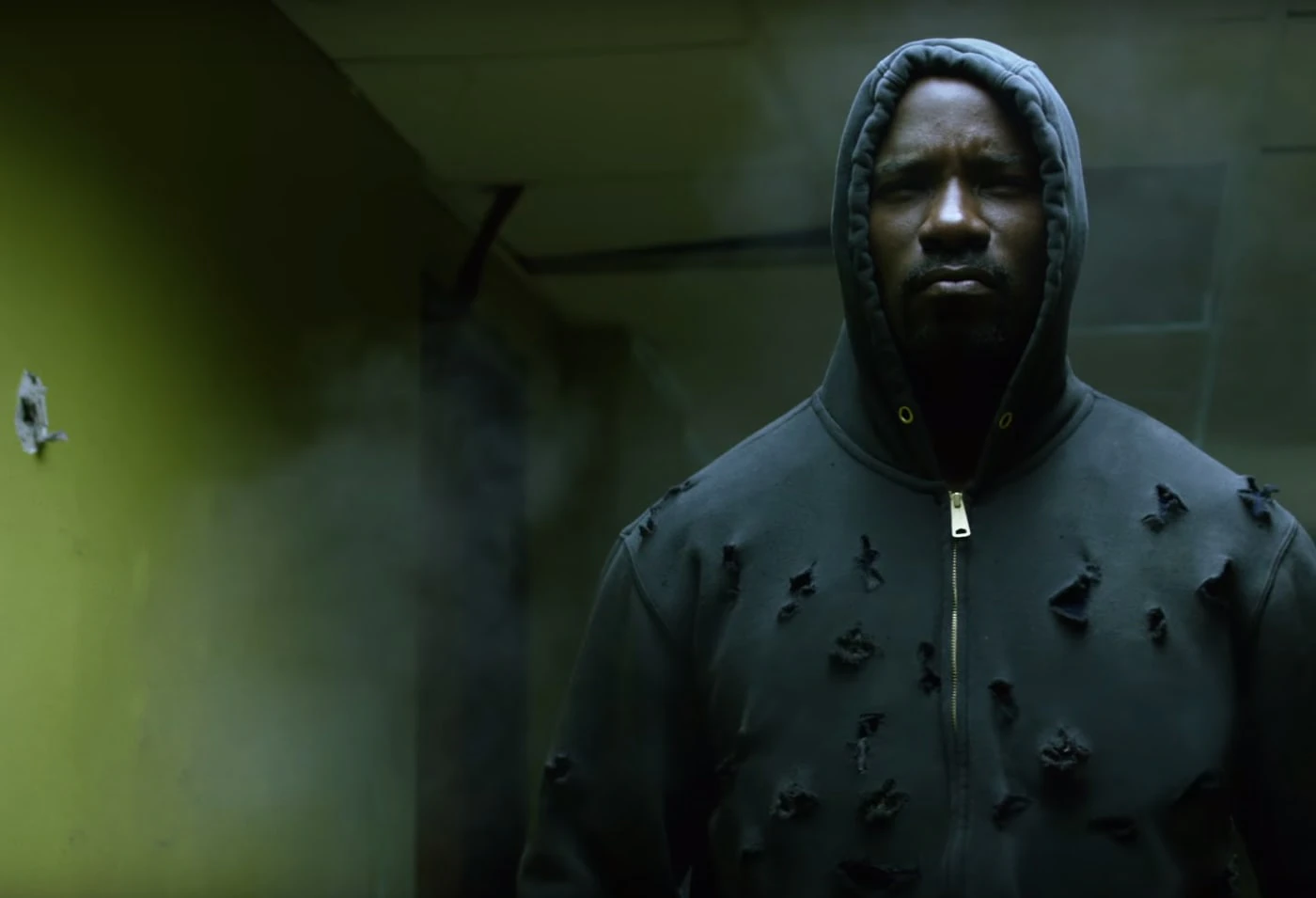 luke-cage-smashes