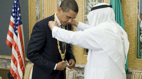 Obama riceve una onorificenza Saudita
