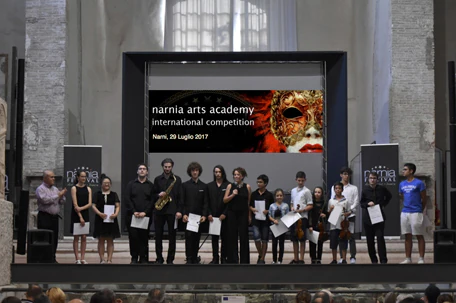 “i vincitori della borsa di studio Victor Uckmar alla terza edizione del Narnia Arts Academy International Competition”