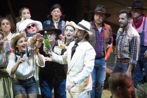 prima recita de L'Elisir d'Amore con la regia di Pier Francesco Maestrini ed il direttore Fabrizio Maria Carminati.