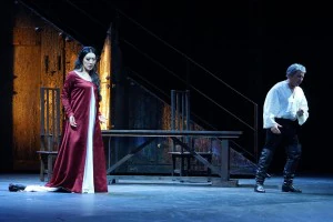 Vittoria Yeo (Leonora) e Sergio Bologna (Conte di Luna)