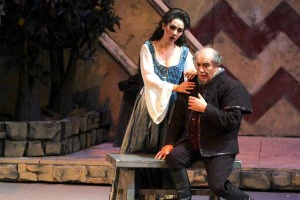 Gilda ( Maria Mudryak ) Rigoletto ( Leo Nucci )
